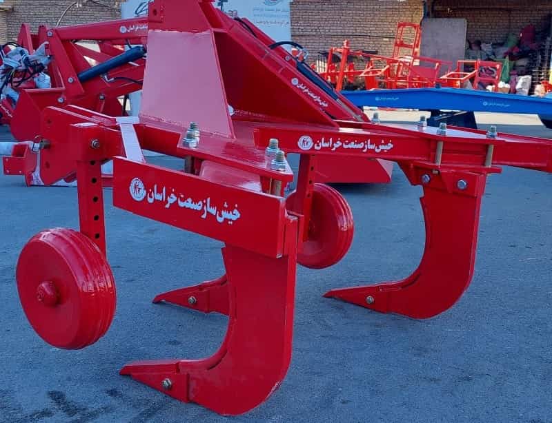 تصویر 4 از گاوآهن سه خیش بوکان با فولاد ضخیم و کیفیت خاص